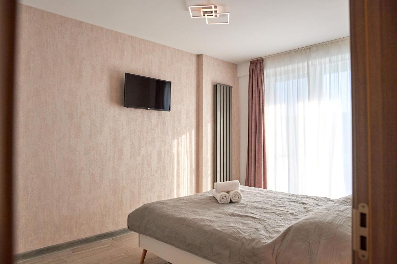 Blu Sea View - Pools Apartment Mamaia